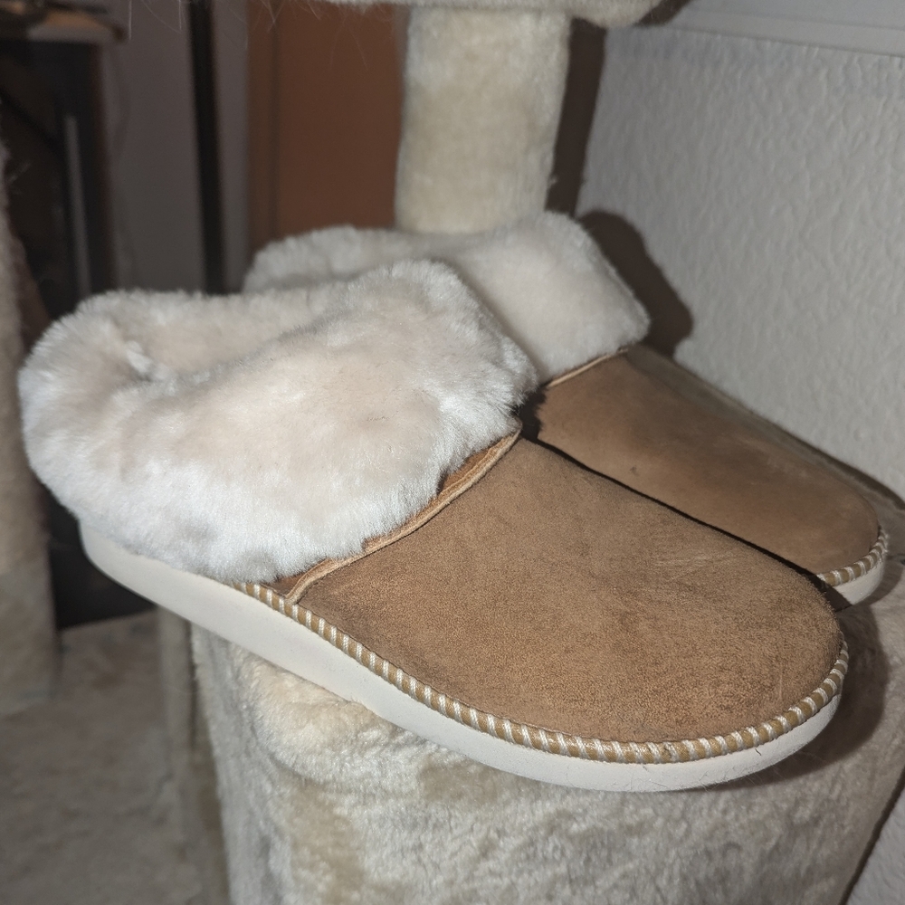 Olukai Outdoor Sheepskin Slippers